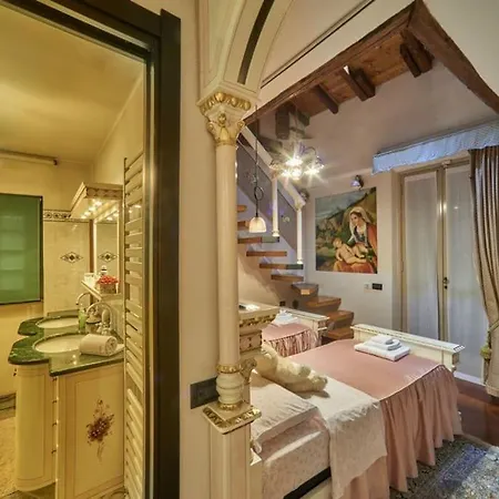Meridiana-luxury Lakeside Oasis On Vila