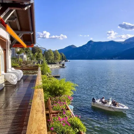 Meridiana-luxury Lakeside Oasis On Vila *