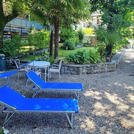 Meridiana-luxury Lakeside Oasis On Vila