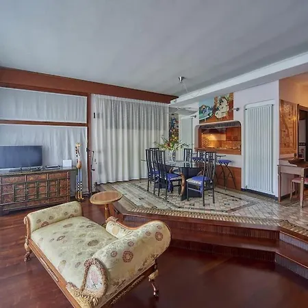 Vila Meridiana-luxury Lakeside Oasis On *