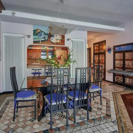 Meridiana-luxury Lakeside Oasis On Vila Lierna