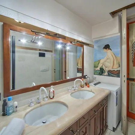 Meridiana-luxury Lakeside Oasis On Vila *